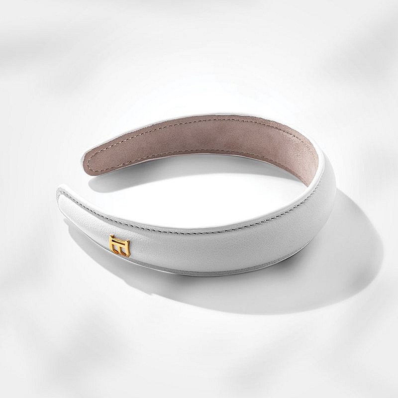 Лимитирана обемна диадема от бяла кожа Balmain Legacy Leather Puffed Headband