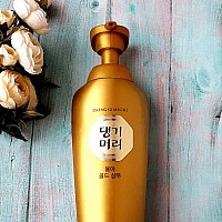 Укрепващ билков шампоан с женшен Doori Daeng Gi Meo Ri Yulah Gold Shampoo 500ml