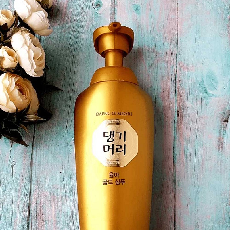 Укрепващ билков шампоан с женшен Doori Daeng Gi Meo Ri Yulah Gold Shampoo 500ml