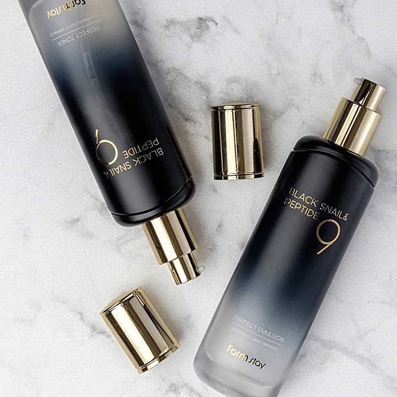 Лифтинг тонер за лице с муцин от черен охлюв и пептиди FarmStay Black Snail & Peptide 9 Perfect Toner 120ml