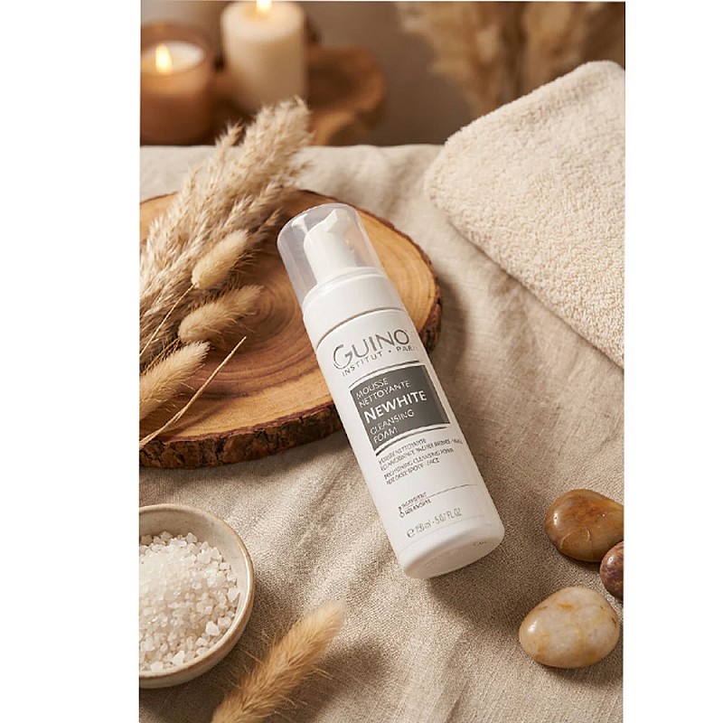 Изсветляваща почистваща пяна Guinot Mousse Nettoyante  Newhite 150ml