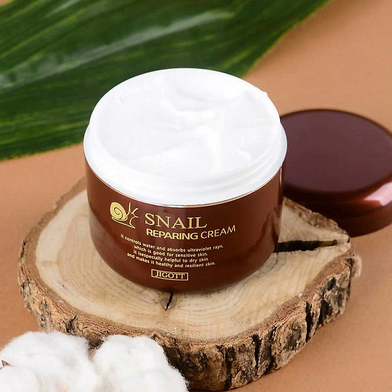 Крем за лице с муцин Jigott Snail Reparing Cream 100ml