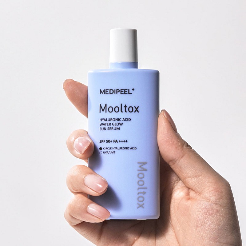 Слънцезащитен серум с хиалуронова киселина Medi Peel Mooltox Hyaluronic Acid Water Glow Sun Serum 52ml