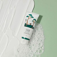 Почистваща пяна с боров екстракт Round Lab Pine Calming Cica Cleanser 150ml