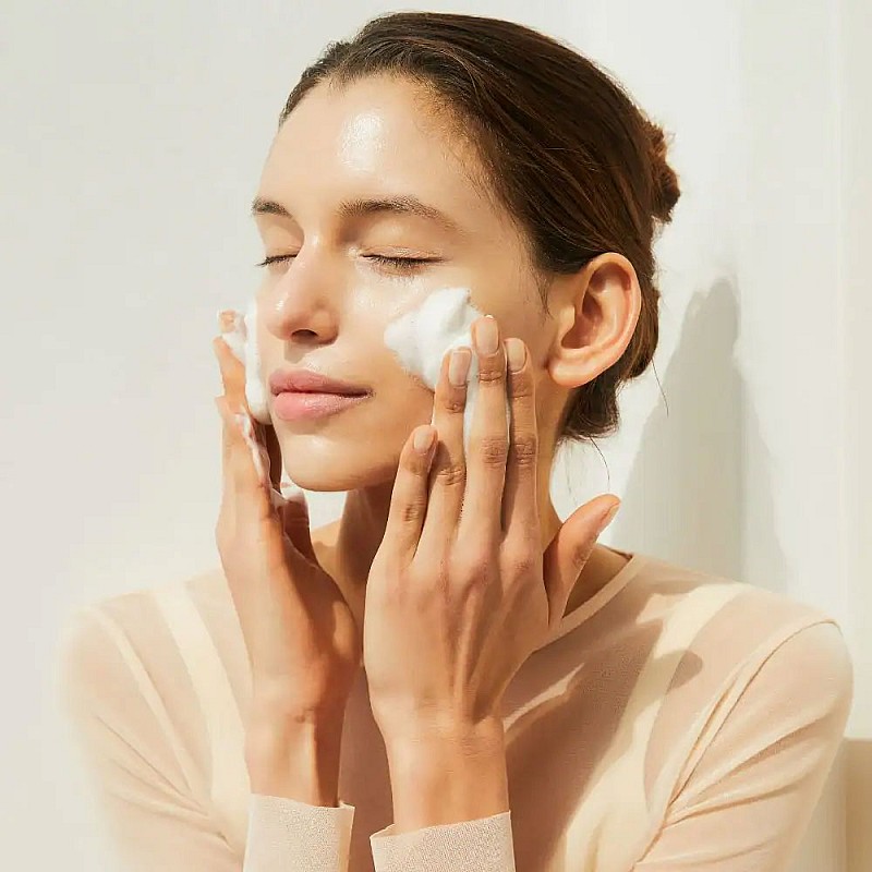 Нежна почистваща пяна за лице с центела Skin1004 Madagascar Centella Ampoule Foam 20ml